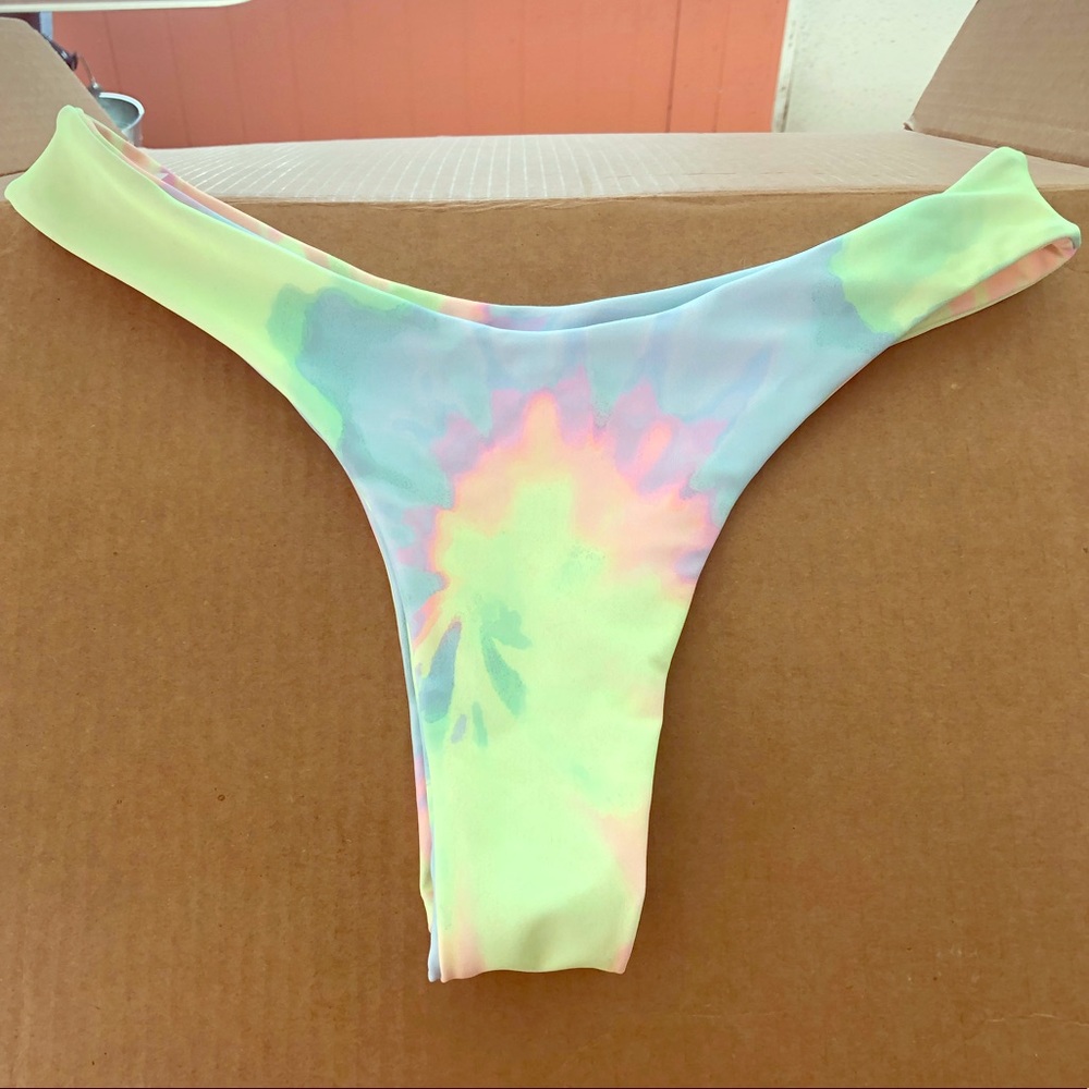 tie dye cheeky bikini bottoms